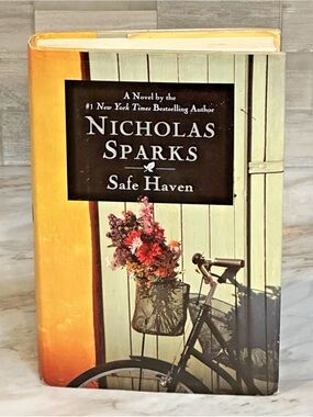 Safe Haven by Nicholas Sparks Hardcover with Dust Jacket Good Condition